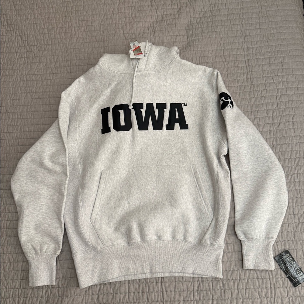 Signature Soft and Thick Light Gray Iowa Hoodie Sweatshirt NWT